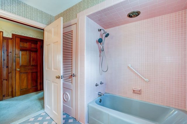 5 Chabot Drive, Fitchburg, MA 01420