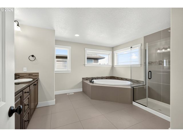 20333 Sw NAVARRE Ln, Beaverton, OR 97007