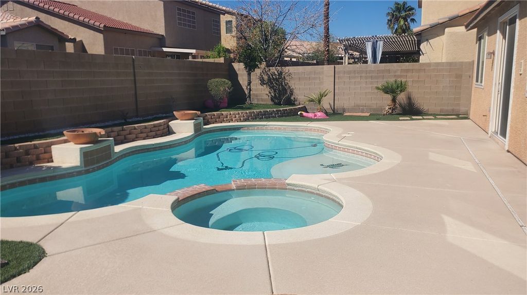7471 Burnt Oak Avenue, Las Vegas, NV 89113 — exterior