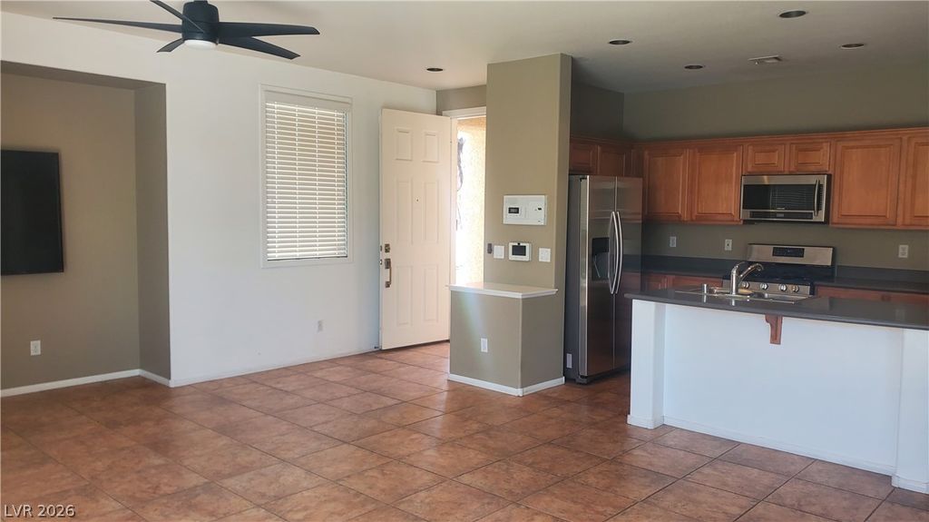 7471 Burnt Oak Avenue, Las Vegas, NV 89113 — photo 3