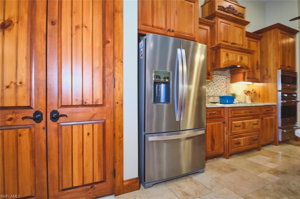 Image 10 of property listing at 5306 SW 27th PL, Cape Coral, FL 33914