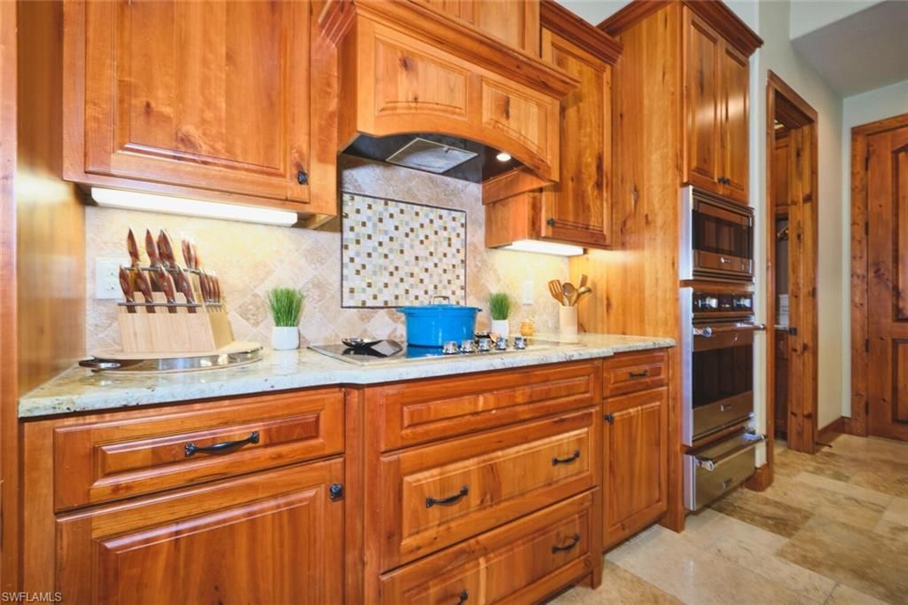 Image 11 of property listing at 5306 SW 27th PL, Cape Coral, FL 33914