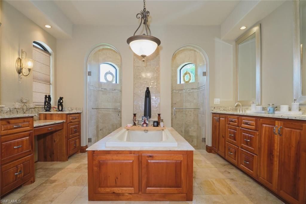 Image 18 of property listing at 5306 SW 27th PL, Cape Coral, FL 33914