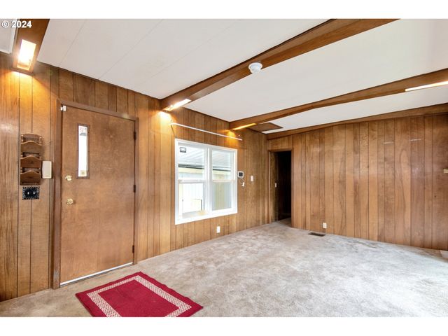 1901 Se MINTER BRIDGE Rd 11, Hillsboro, OR 97123