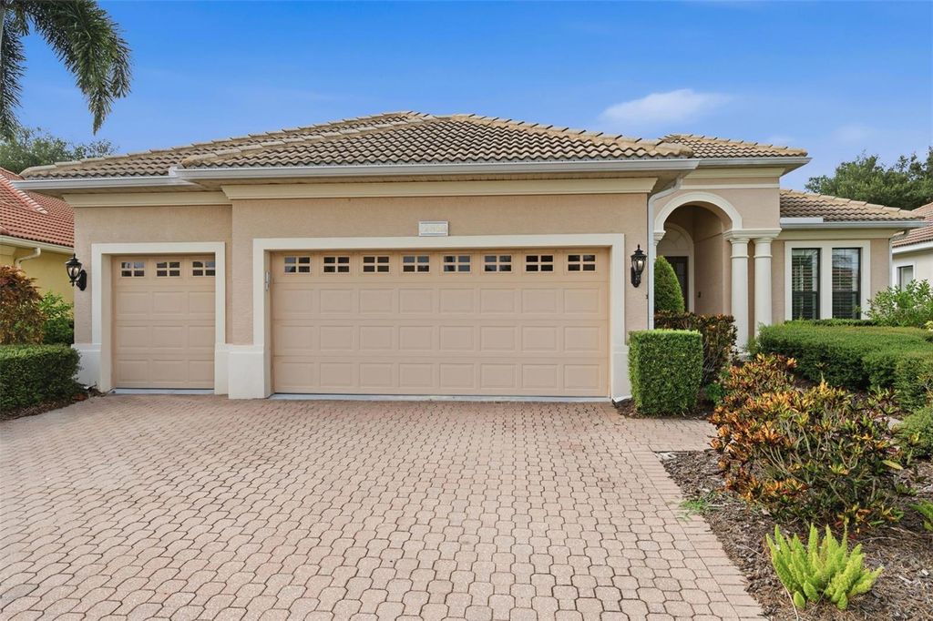 Image 2 of property listing at 13860 SIENA LOOP, Bradenton, FL 34202
