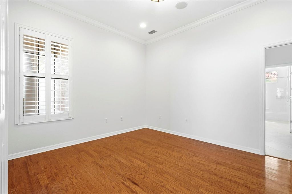 Image 12 of property listing at 13860 SIENA LOOP, Bradenton, FL 34202