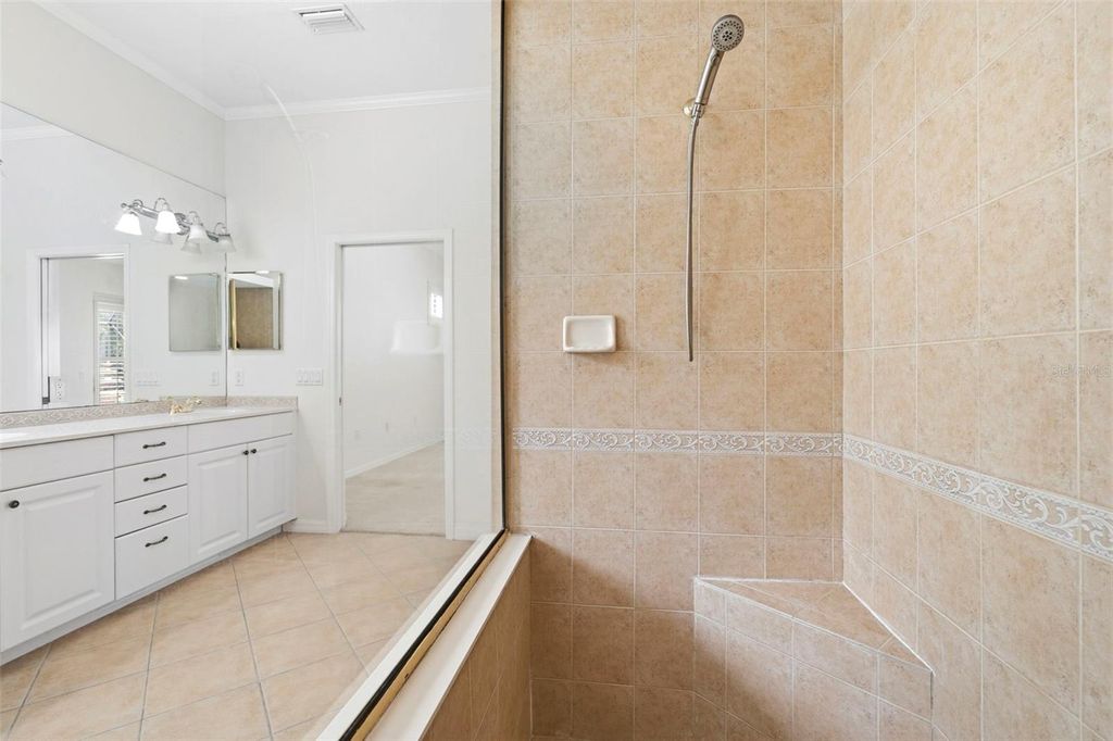 Image 57 of property listing at 13860 SIENA LOOP, Bradenton, FL 34202