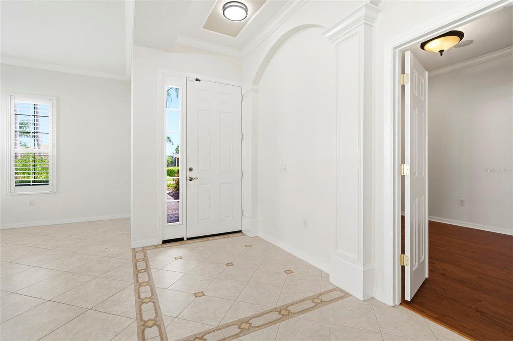 Image 7 of property listing at 13860 SIENA LOOP, Bradenton, FL 34202