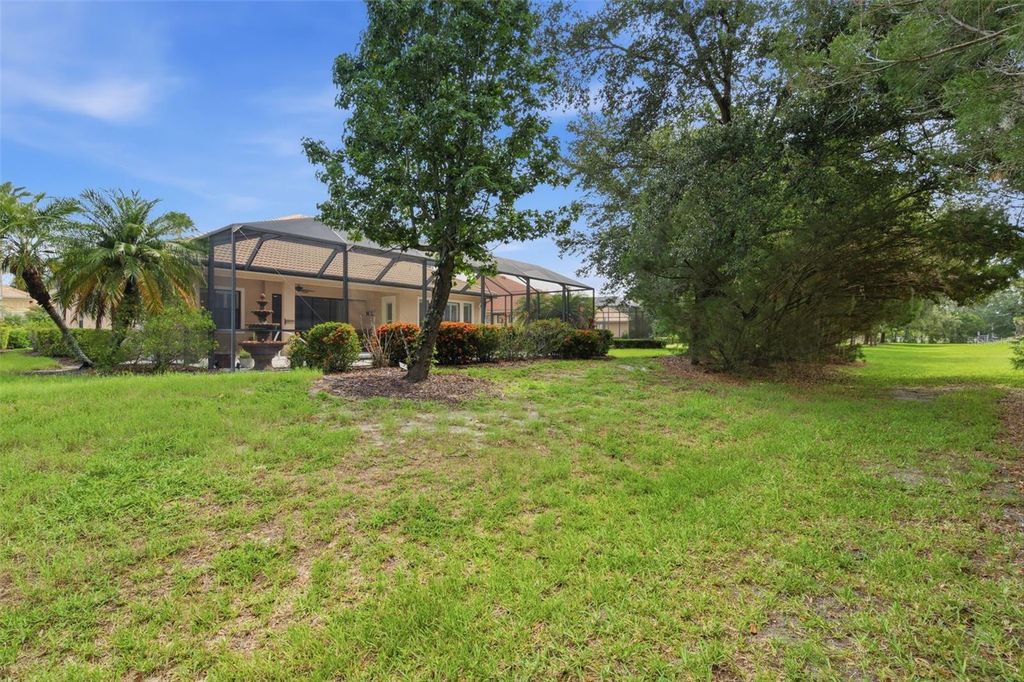 Image 69 of property listing at 13860 SIENA LOOP, Bradenton, FL 34202