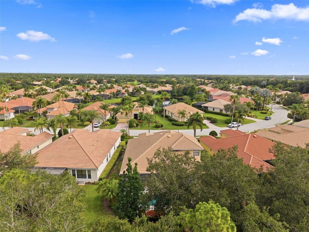 Image 78 of property listing at 13860 SIENA LOOP, Bradenton, FL 34202