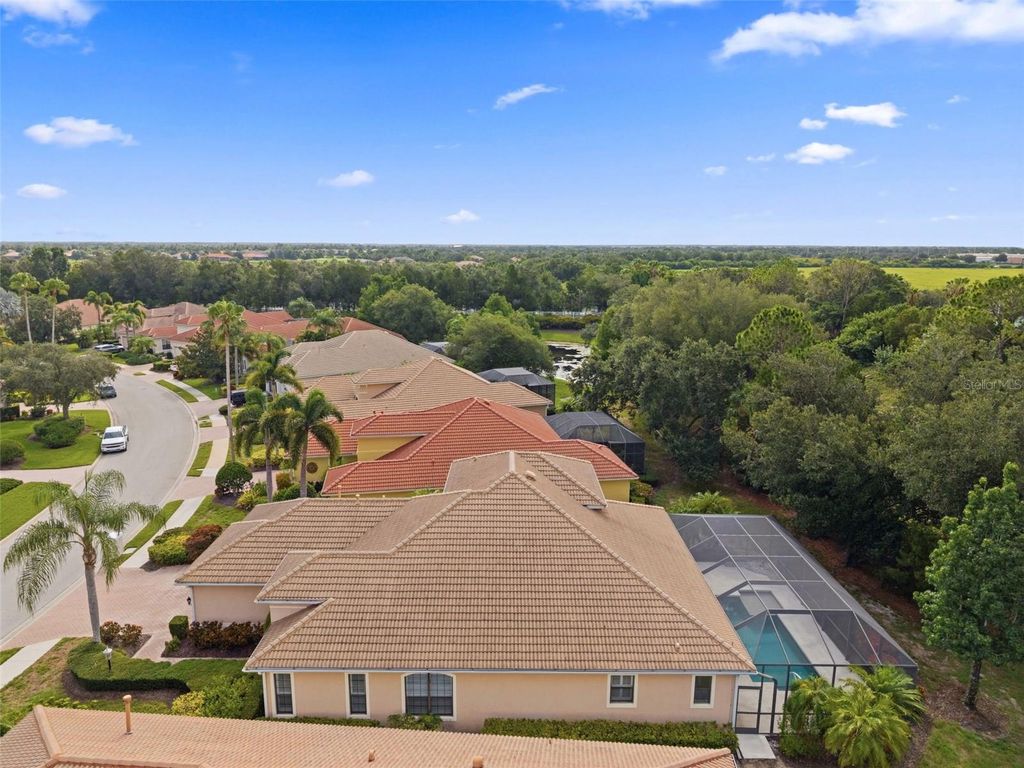 Image 79 of property listing at 13860 SIENA LOOP, Bradenton, FL 34202