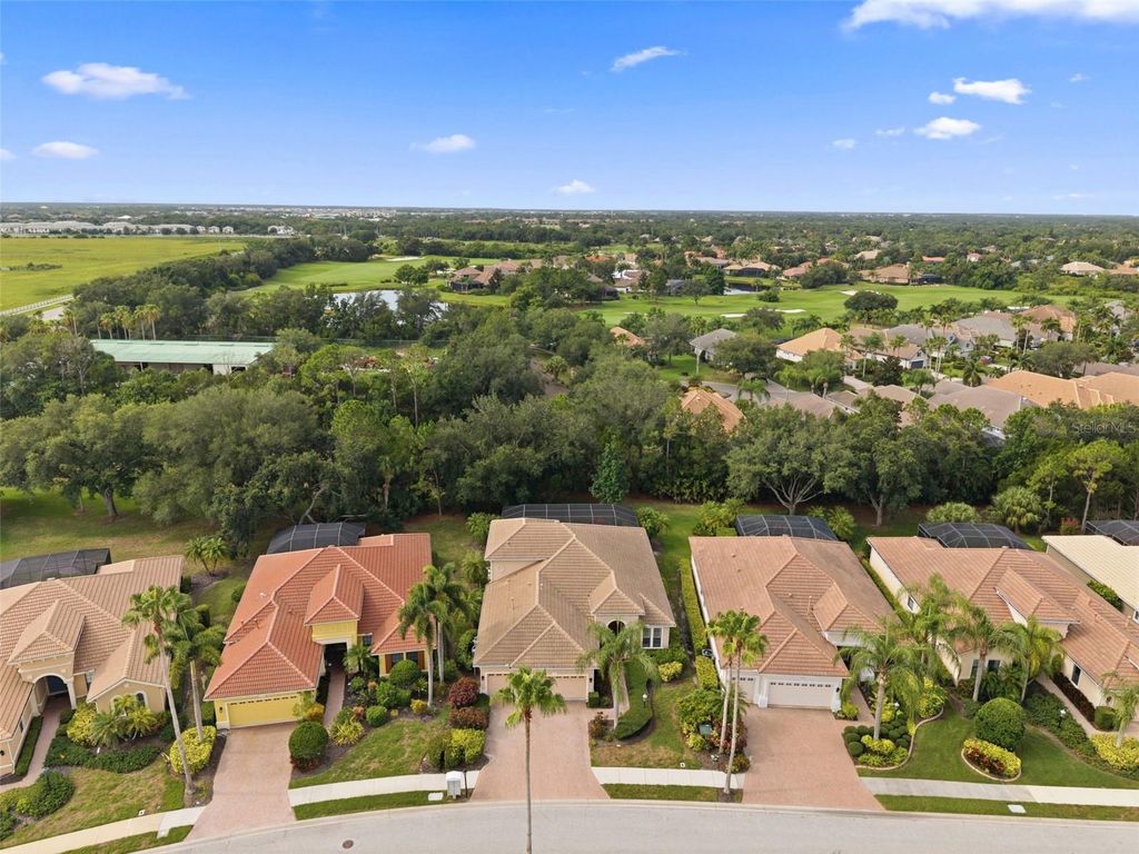 Image 81 of property listing at 13860 SIENA LOOP, Bradenton, FL 34202