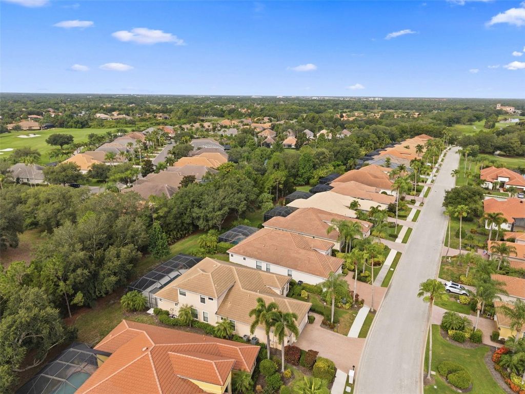 Image 82 of property listing at 13860 SIENA LOOP, Bradenton, FL 34202