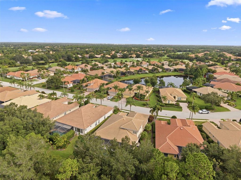 Image 83 of property listing at 13860 SIENA LOOP, Bradenton, FL 34202