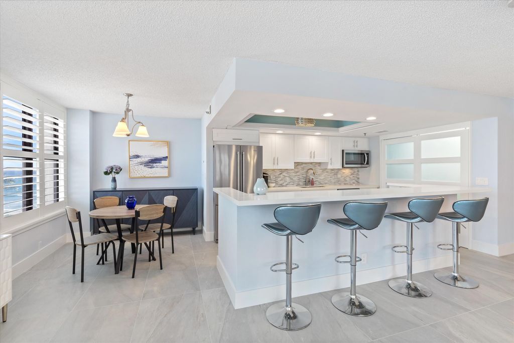 3115 S Ocean Boulevard 302, Highland Beach, FL 33487