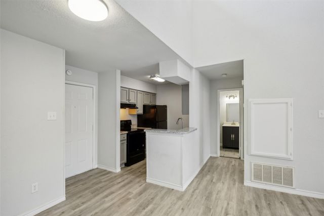 13155 Walden Road 212, Montgomery, TX 77356