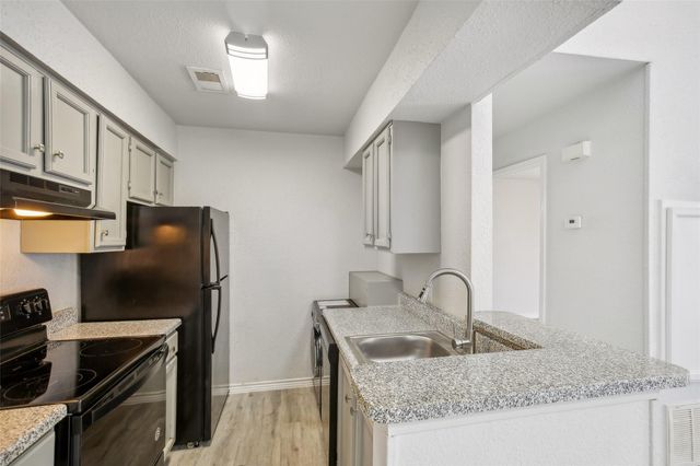 13155 Walden Road 212, Montgomery, TX 77356
