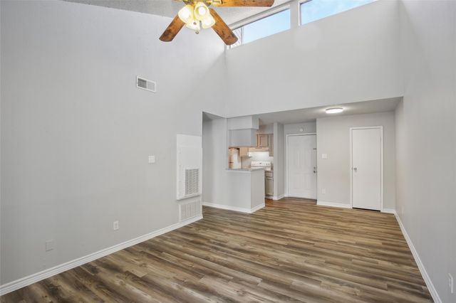 13155 Walden Road 212, Montgomery, TX 77356