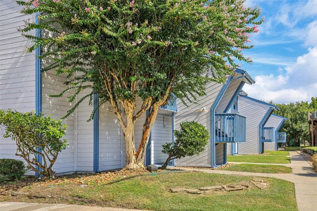 13155 Walden Road 212, Montgomery, TX 77356