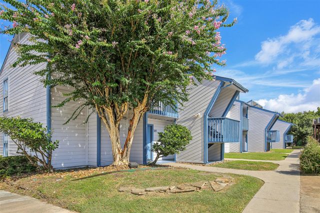 13155 Walden Road 212, Montgomery, TX 77356