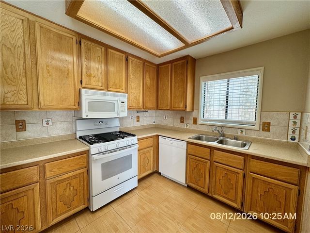 8621 Lyla Rae Circle, Las Vegas, NV 89117
