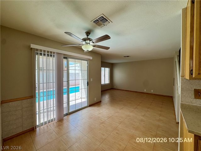 8621 Lyla Rae Circle, Las Vegas, NV 89117