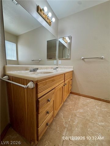 8621 Lyla Rae Circle, Las Vegas, NV 89117