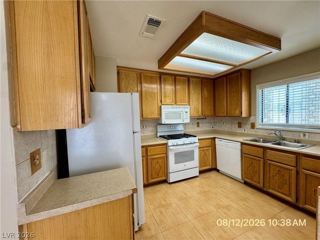 8621 Lyla Rae Circle, Las Vegas, NV 89117