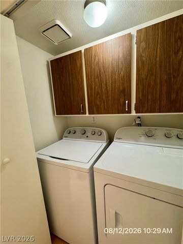 8621 Lyla Rae Circle, Las Vegas, NV 89117