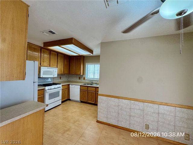 8621 Lyla Rae Circle, Las Vegas, NV 89117