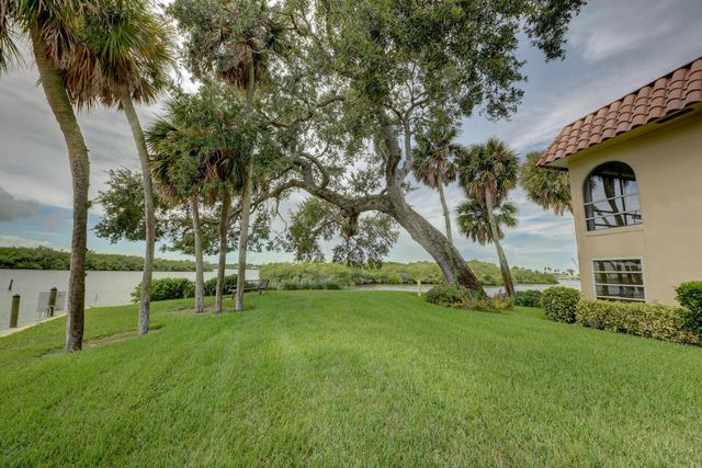 2600 S Kanner Highway, Stuart, FL 34994