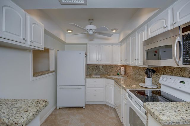 2600 S Kanner Highway, Stuart, FL 34994