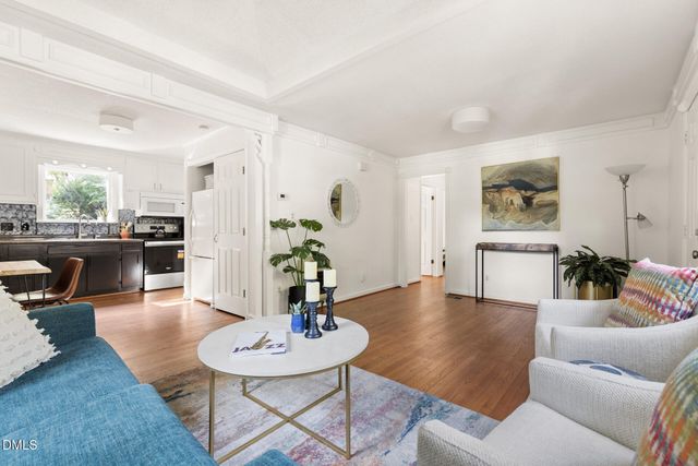 107 N Hillsborough Avenue, Hillsborough, NC 27278