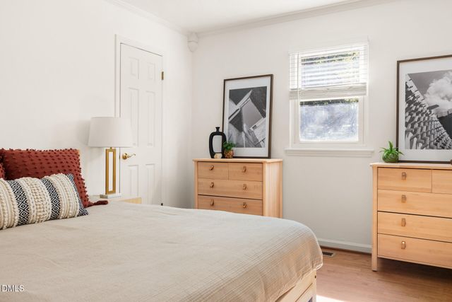 107 N Hillsborough Avenue, Hillsborough, NC 27278
