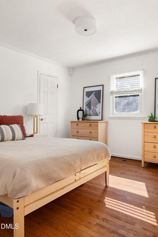107 N Hillsborough Avenue, Hillsborough, NC 27278