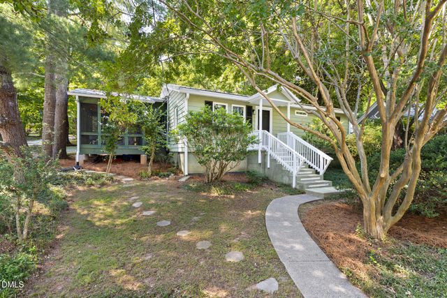 107 N Hillsborough Avenue, Hillsborough, NC 27278