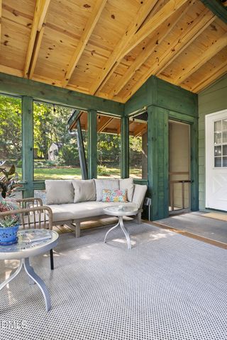 107 N Hillsborough Avenue, Hillsborough, NC 27278