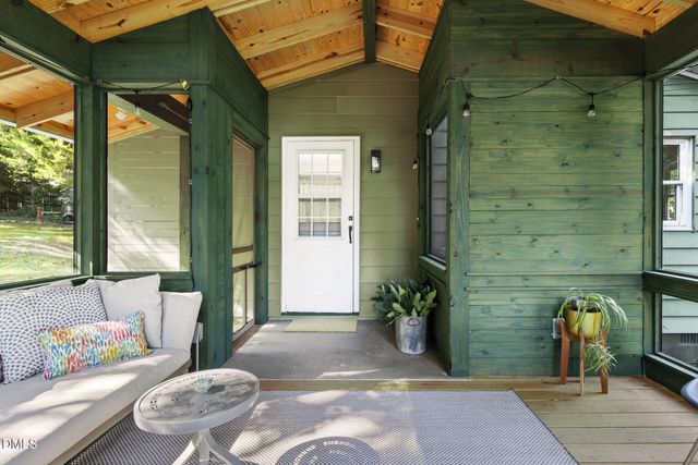 107 N Hillsborough Avenue, Hillsborough, NC 27278