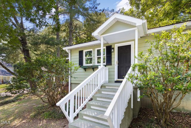 107 N Hillsborough Avenue, Hillsborough, NC 27278