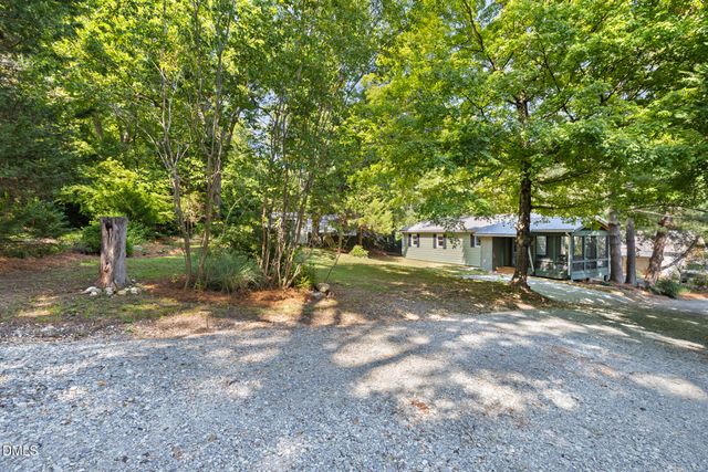 107 N Hillsborough Avenue, Hillsborough, NC 27278