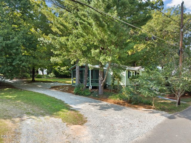 107 N Hillsborough Avenue, Hillsborough, NC 27278