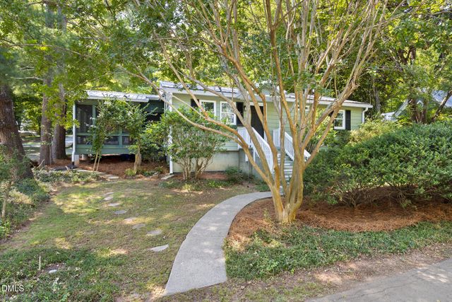 107 N Hillsborough Avenue, Hillsborough, NC 27278