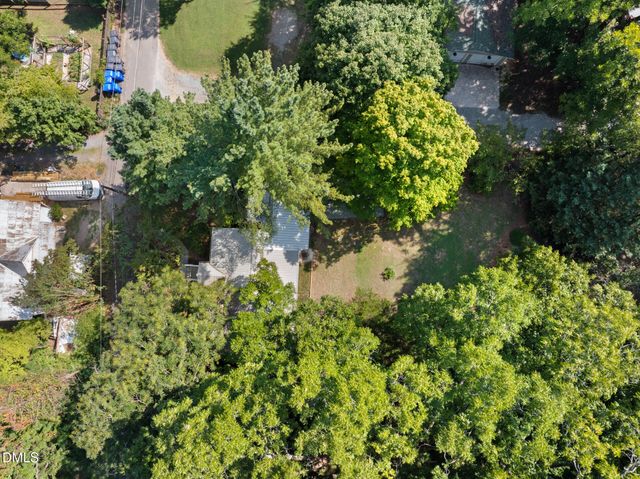107 N Hillsborough Avenue, Hillsborough, NC 27278
