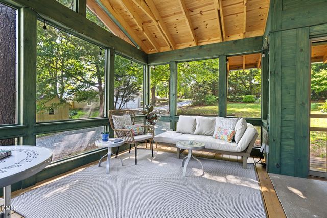 107 N Hillsborough Avenue, Hillsborough, NC 27278