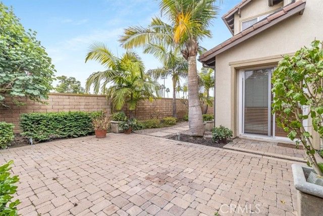 19266 Scripts Court, Huntington Beach, CA 92648