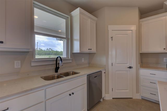 110 Stillmeadow Way, Whitney, TX 76692
