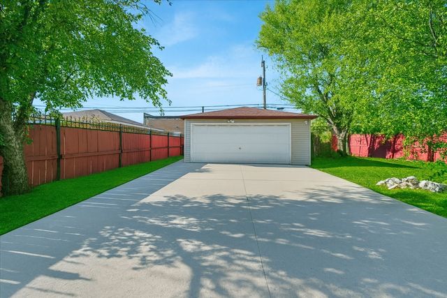 12538 S Justine Street, Calumet Park, IL 60827
