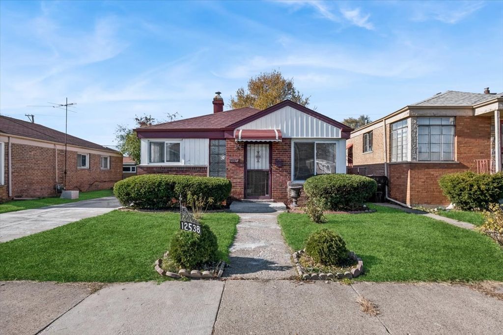12538 S Justine Street, Calumet Park, IL 60827