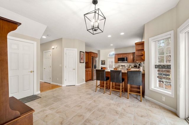 3 High Gate Drive, Bedford, NH 03110