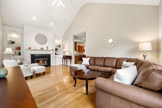 3 High Gate Drive, Bedford, NH 03110